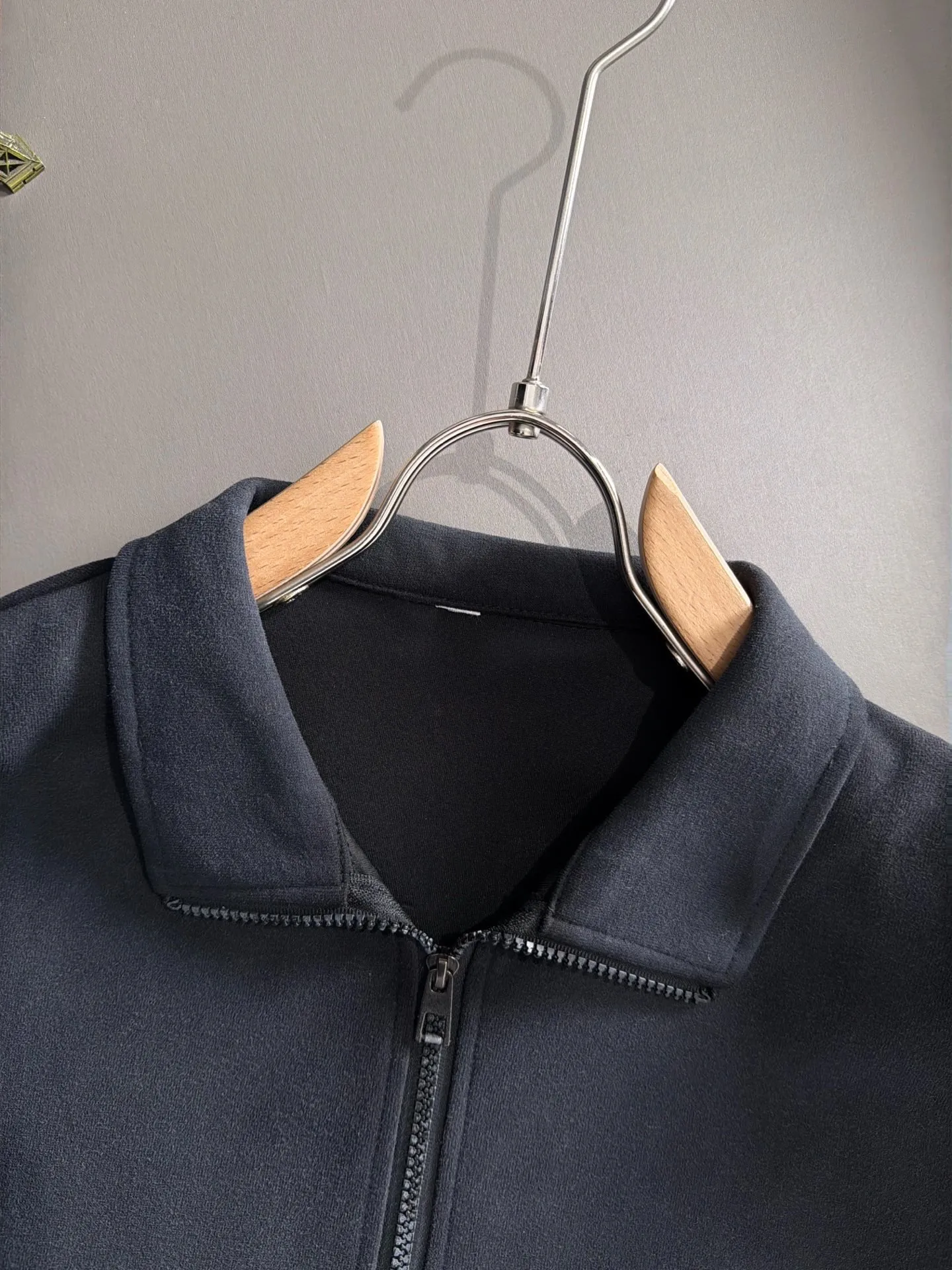 Meng Mouth 2026 long-sleeved sweatshirts for men and women Same Style. Many stars have the same style, the top original version. Feel free to compare🆚The fabric is custom-dyed and lightly sprayed and distressed. The fabric, material, and details are consistent with the original version. Special cotton and linen fabrics are used. The fabric cost is extremely expensive. It is twice as expensive as pure cotton materials. We will do better at all costs. Three standards are complete. The comparison between non-market products and our fabrics is very different. We only make the top version! Size: M-3XL